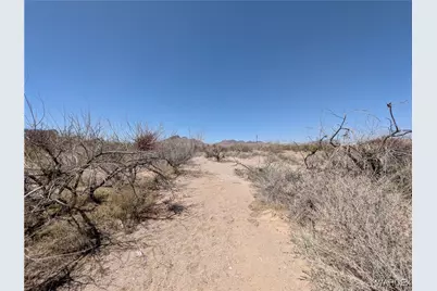 1353 S Dugas Road, Golden Valley, AZ 86413 - Photo 1