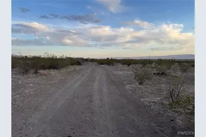 3834 Collins Drive, Golden Valley, AZ 86413 - Photo 21