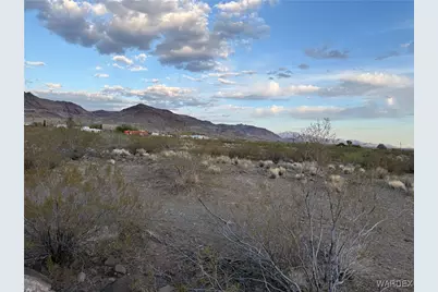3834 Collins Drive, Golden Valley, AZ 86413 - Photo 17