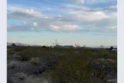 3834 Collins Drive, Golden Valley, AZ 86413 - Photo 7