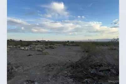 3834 Collins Drive, Golden Valley, AZ 86413 - Photo 9