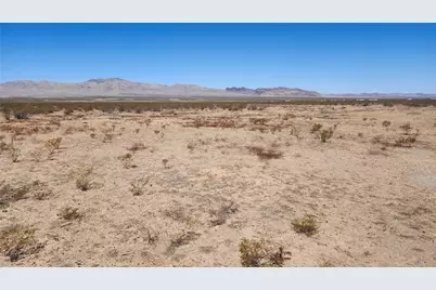 317-02-037 Unknown, Dolan Springs, AZ 86441 - Photo 3