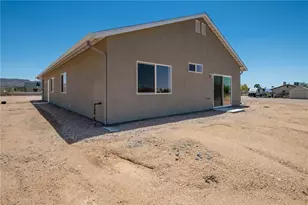2705 W Shauna Dr, Golden Valley, AZ 86413 - Photo 15