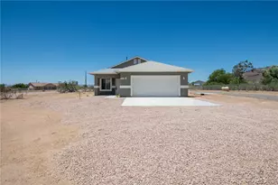 2705 W Shauna Dr, Golden Valley, AZ 86413 - Photo 5