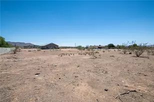 2705 W Shauna Dr, Golden Valley, AZ 86413 - Photo 17