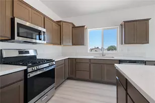 2705 W Shauna Dr, Golden Valley, AZ 86413 - Photo 7