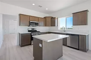 2705 W Shauna Dr, Golden Valley, AZ 86413 - Photo 7