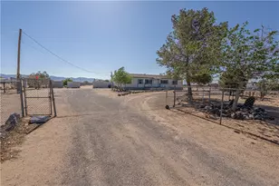 4070 N Cowlic Rd, Golden Valley, AZ 86413 - Photo 31