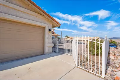 2524 S Ridge Avenue, Bullhead City, AZ 86429 - Photo 7