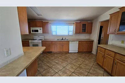 5558 E Red Barrel Road, Yucca, AZ 86438 - Photo 7