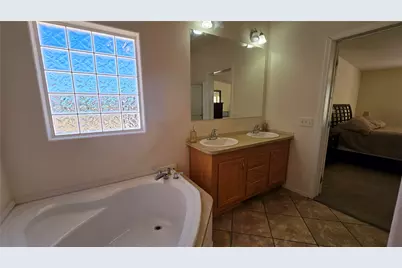 5558 E Red Barrel Road, Yucca, AZ 86438 - Photo 23