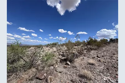 000 N Gilbert Road, Golden Valley, AZ 86413 - Photo 1