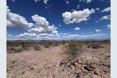 000 N Dome Road, Golden Valley, AZ 86413 - Photo 13