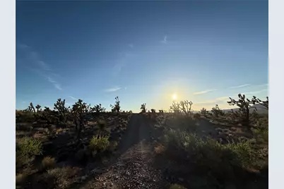 328 -05-475 N Peach Drive, Dolan Springs, AZ 86441 - Photo 5