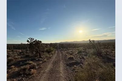 328 -05-475 N Peach Drive, Dolan Springs, AZ 86441 - Photo 9