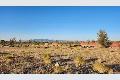 17932 N Needle Drive, Dolan Springs, AZ 86441 - Photo 11