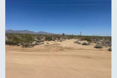 24231013 S Gene Autry Rd, Yucca, AZ 86438 - Photo 1