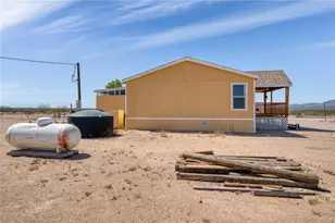 19532 S Lone Ranger Rd, Yucca, AZ 86438 - Photo 5