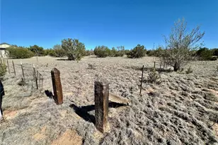 26915 W El Dorado Dr, Seligman, AZ 86337 - Photo 27