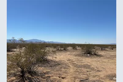 010D S Adobe Rd, Golden Valley, AZ 86413 - Photo 5