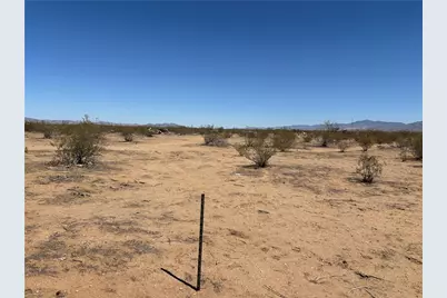 010D S Adobe Rd, Golden Valley, AZ 86413 - Photo 3