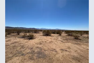 010D S Adobe Rd, Golden Valley, AZ 86413 - Photo 13