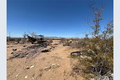 010C Adobe Road, Golden Valley, AZ 86413 - Photo 7