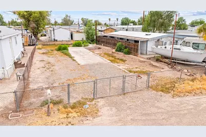 1926 W Riverbend Circle, Bullhead City, AZ 86442 - Photo 3