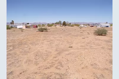 3687 N Mobile Road, Golden Valley, AZ 86413 - Photo 13