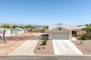 935 Glen Dr, Bullhead City, AZ 86442 - Photo 1