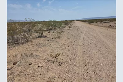 3660 S Montezuma Trail #Unit One Blk A Lot 11, Golden Valley, AZ 86413 - Photo 3