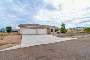 9318 N Broken Saddle Dr, Kingman, AZ 86409 - Photo 3