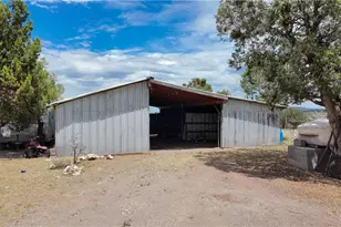 44050 W Fort Rock Rd, Seligman, AZ 86337 - Photo 3