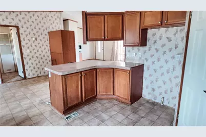 44050 W Fort Rock Road, Seligman, AZ 86337 - Photo 9