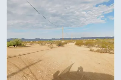 3619 N Araby Road, Golden Valley, AZ 86413 - Photo 11