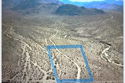 000 Holiday Road, Yucca, AZ 86438 - Photo 3