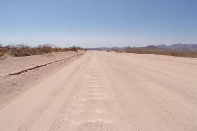 20718010 W Santa Fe Ranch Road, Yucca, AZ 86438 - Photo 3