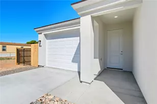 3553 E Lark Ln, Kingman, AZ 86409 - Photo 3