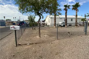 1901 Hualapai Dr, Bullhead City, AZ 86442 - Photo 9