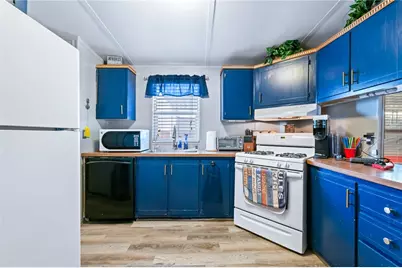 8005 S Evergreen Drive, Mohave Valley, AZ 86440 - Photo 9