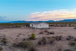 5874 Ehrenburg Dr, Golden Valley, AZ 86413 - Photo 37