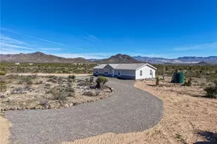 5874 Ehrenburg Dr, Golden Valley, AZ 86413 - Photo 3