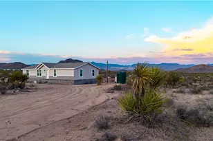 5874 Ehrenburg Dr, Golden Valley, AZ 86413 - Photo 37