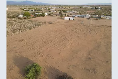 016T W Claim Drive, Golden Valley, AZ 86413 - Photo 9