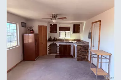 1757 S Glenbar Road, Golden Valley, AZ 86413 - Photo 5