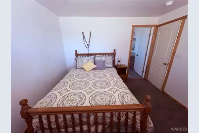 1757 S Glenbar Road, Golden Valley, AZ 86413 - Photo 11