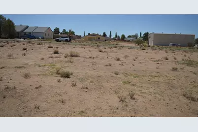 7903 E Pebble Drive, Kingman, AZ 86401 - Photo 17