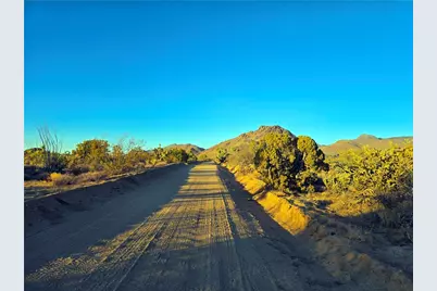 2886 S Cattle Crossing Road, Yucca, AZ 86438 - Photo 19