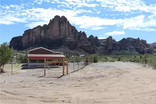 1886 S Ganado Rd, Golden Valley, AZ 86413 - Photo 13