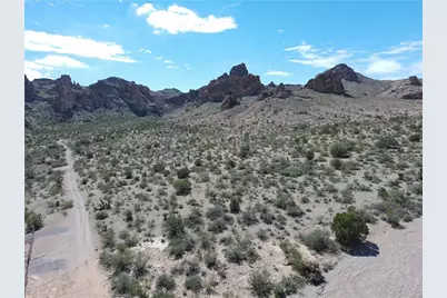 1886 S Ganado Road, Golden Valley, AZ 86413 - Photo 49